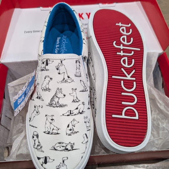 NWT Bucketfeet x Bark&Co women's 7.5 white sneakers - Picture 3 of 5